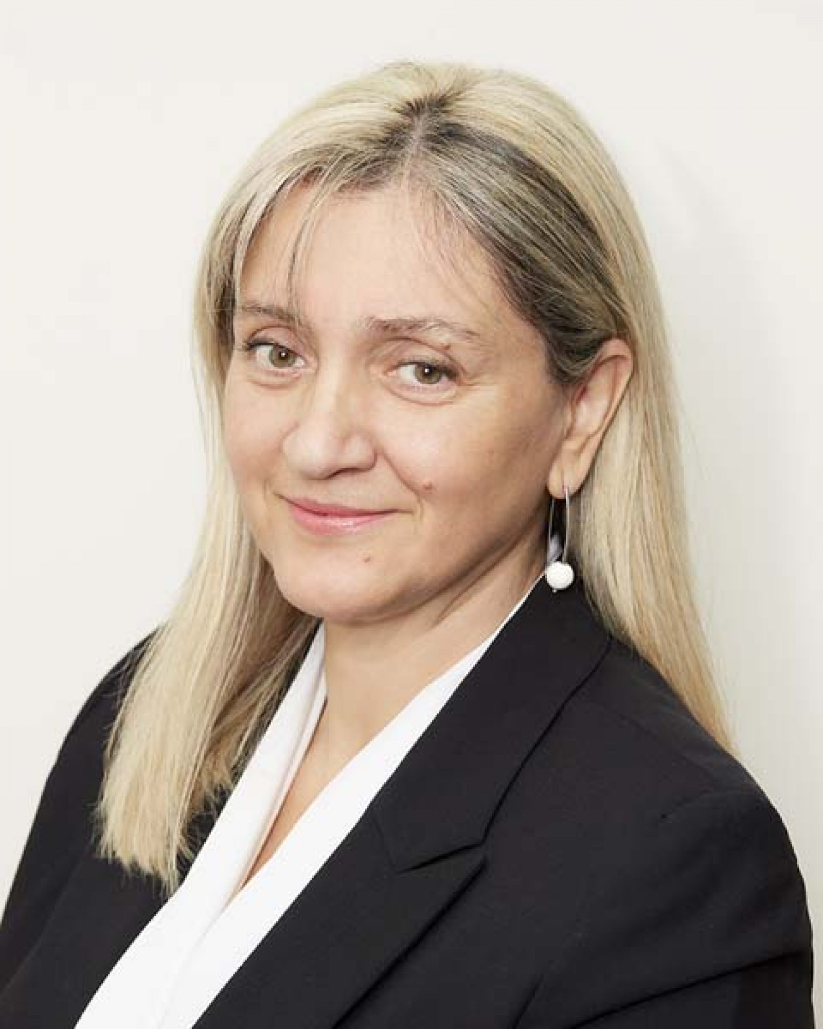 Joanna Drakakis Business Management Instructor